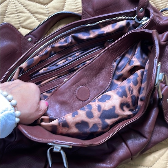 B Makowsky Brown Shoulder Bag with Double Handles and Magnetic Closures - Picture 8 of 8